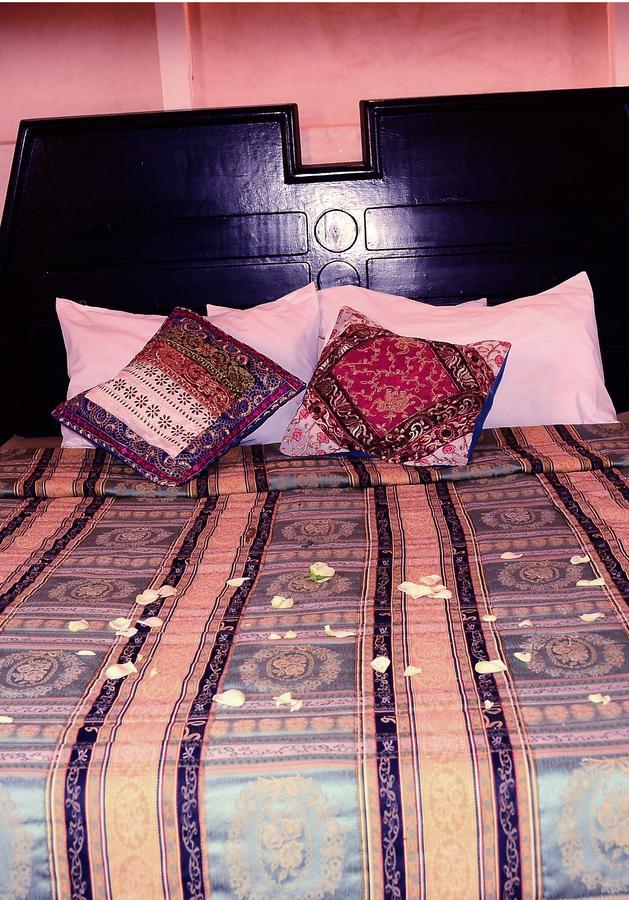 Отель Latifa House Sbiti Экстерьер фото